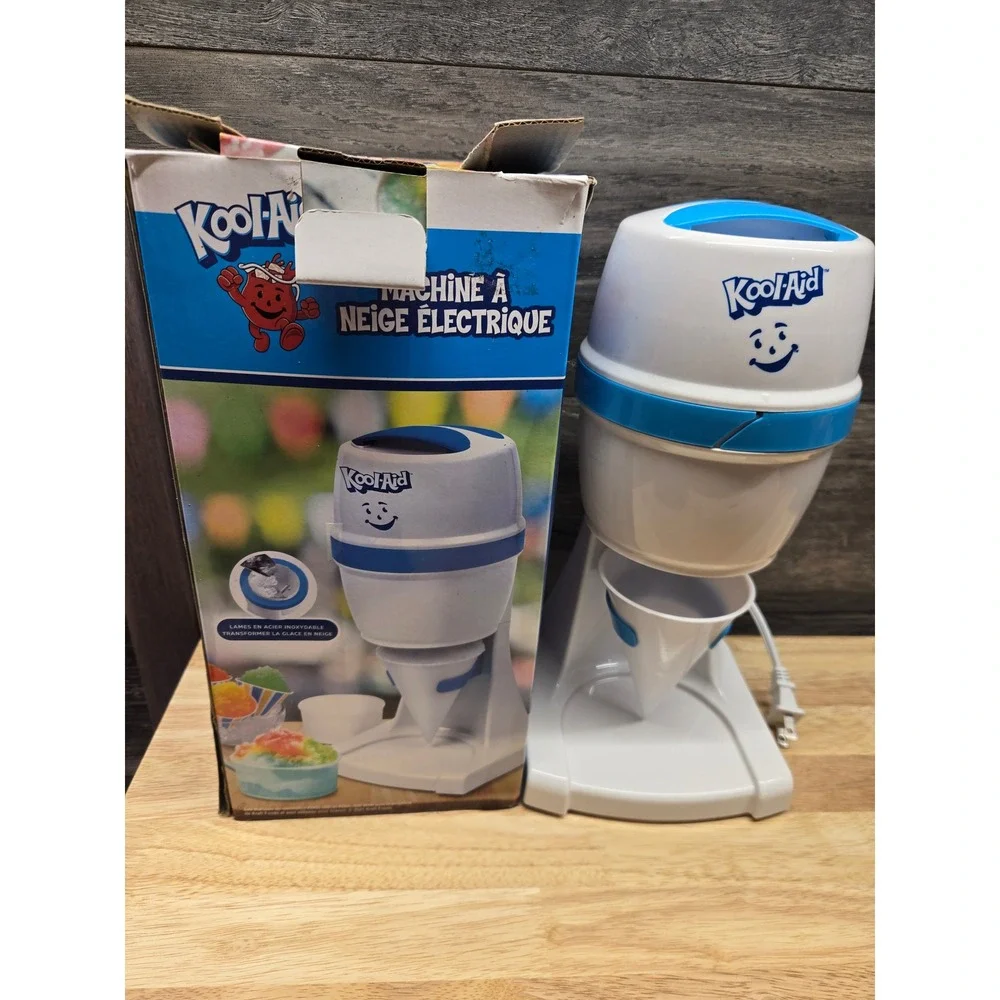 Kool-Aid Electric Snow Cone Maker White Blue Shaved Ice Machine with Box